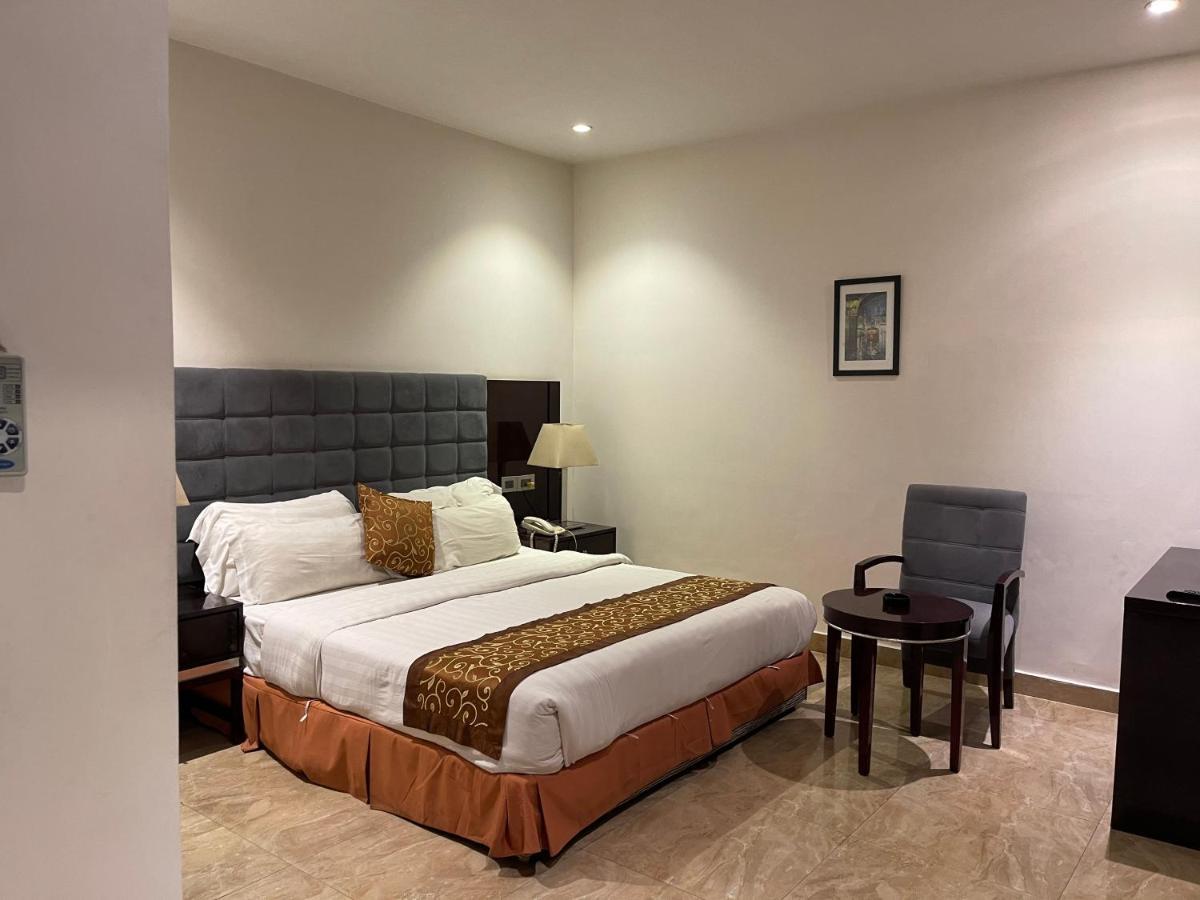 Central Boutique Hotel Moradabad Exteriör bild
