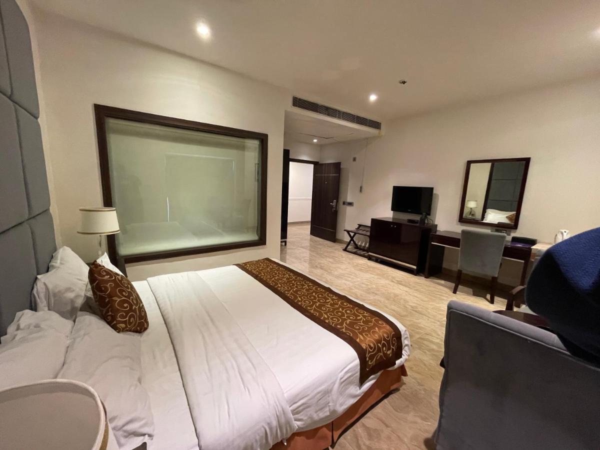 Central Boutique Hotel Moradabad Exteriör bild